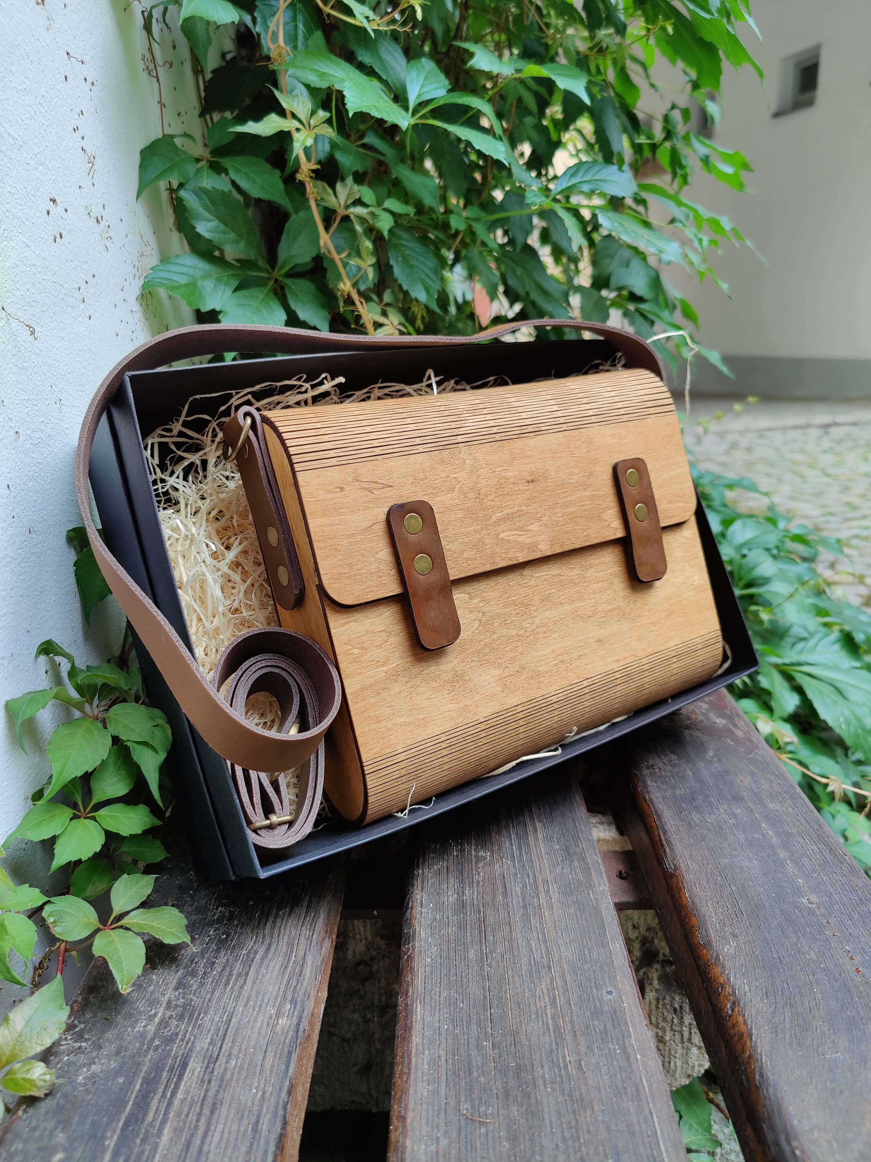Malu - die handgemachte Holzhandtasche